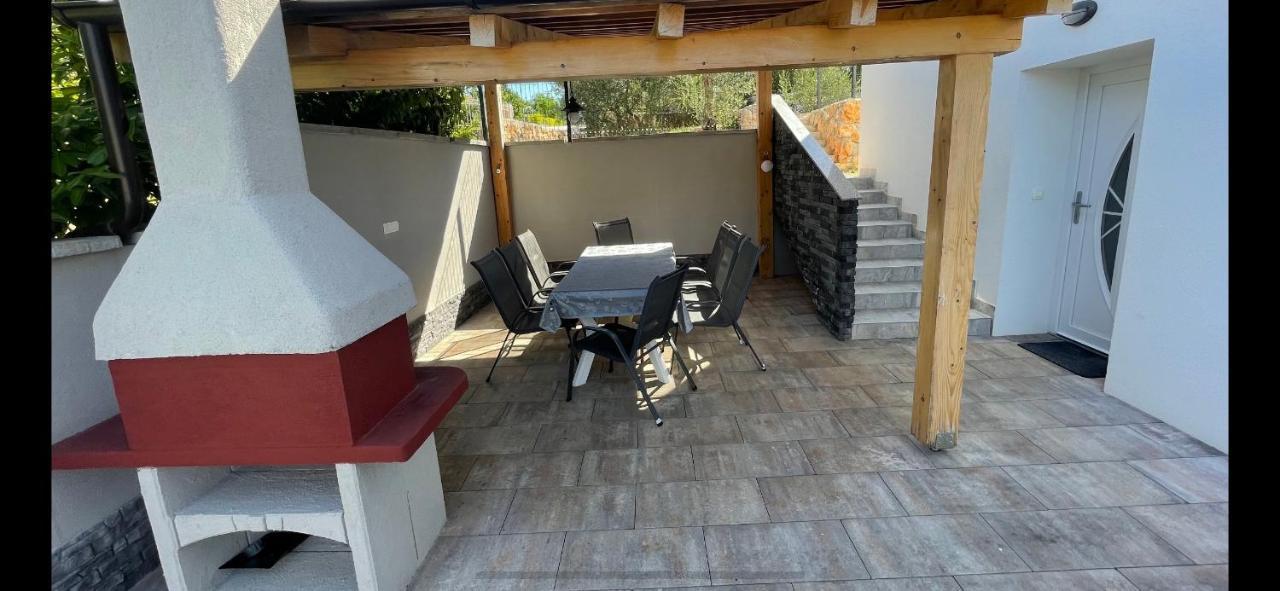 Villa Mira ***** Pinezići Exteriér fotografie