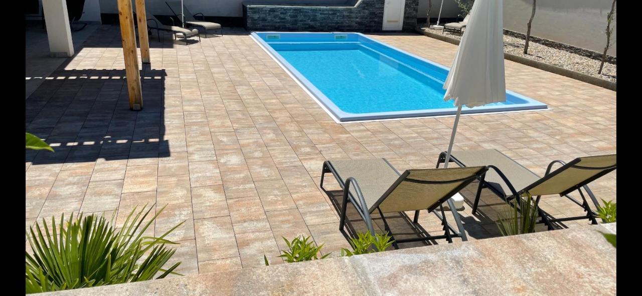 Villa Mira ***** Pinezići Exteriér fotografie