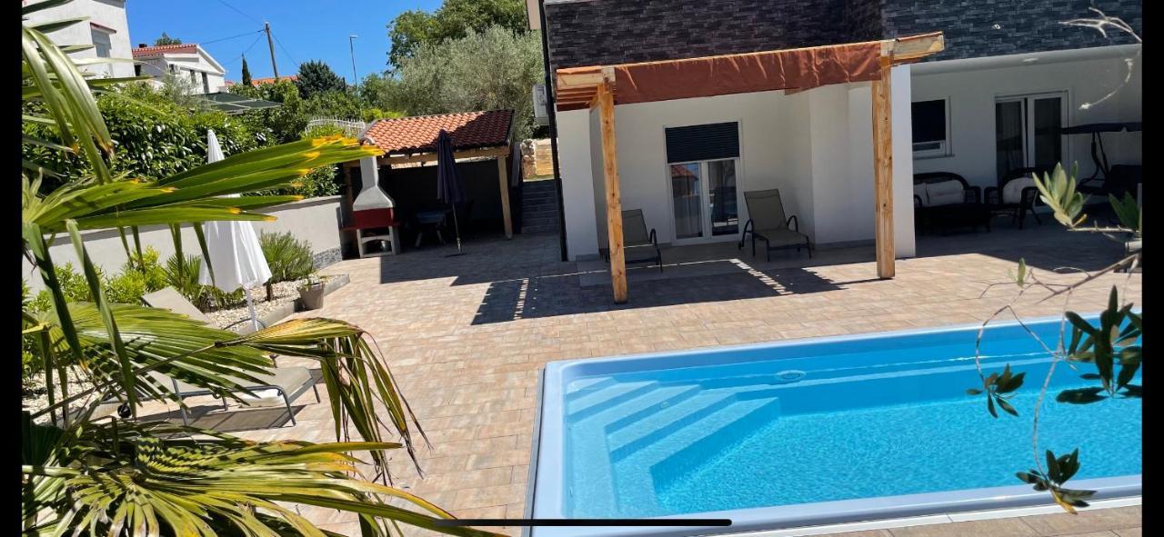 Villa Mira ***** Pinezići Exteriér fotografie